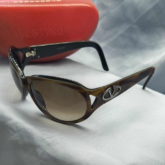 Valentino Tortoise Shell Sunglasses - Picture 13 of 13
